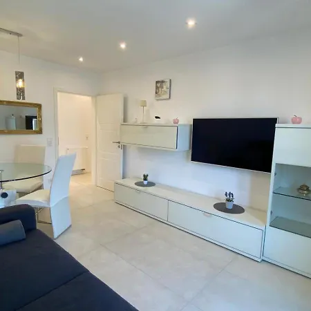 Zdenko Apartman Icici